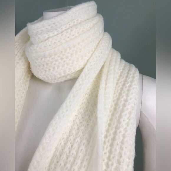 NWT OLD NAVY Ivory/RedSoft-Brushed Shaker-Stitch Scarf Creme de la Creme - Picture 8 of 8